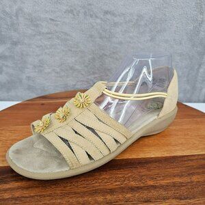 Earth Shoe Muse Sandals 10 Natural Leather Flower Embellished Open Toe Strappy